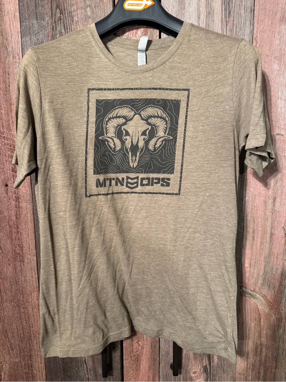 MTN OPS Ram Skull Topo Men's Medium Graphic Crew Neck T-Shirt in FDE